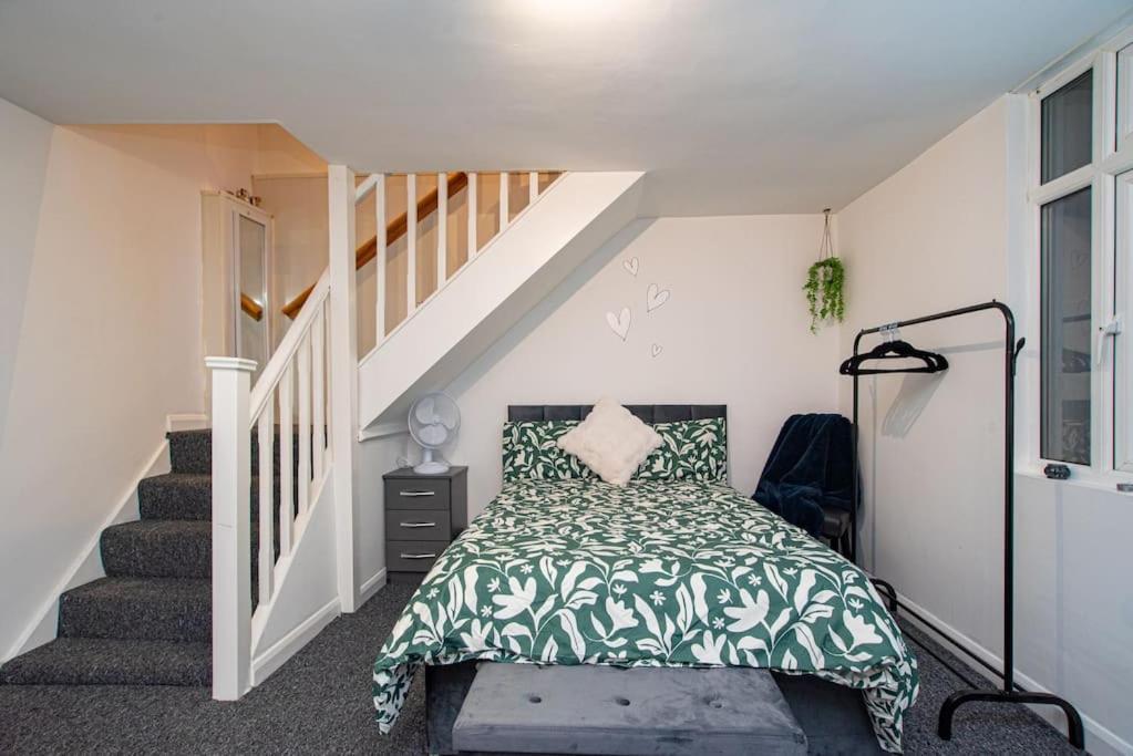 Watford Central Serviced Apartments Extérieur photo